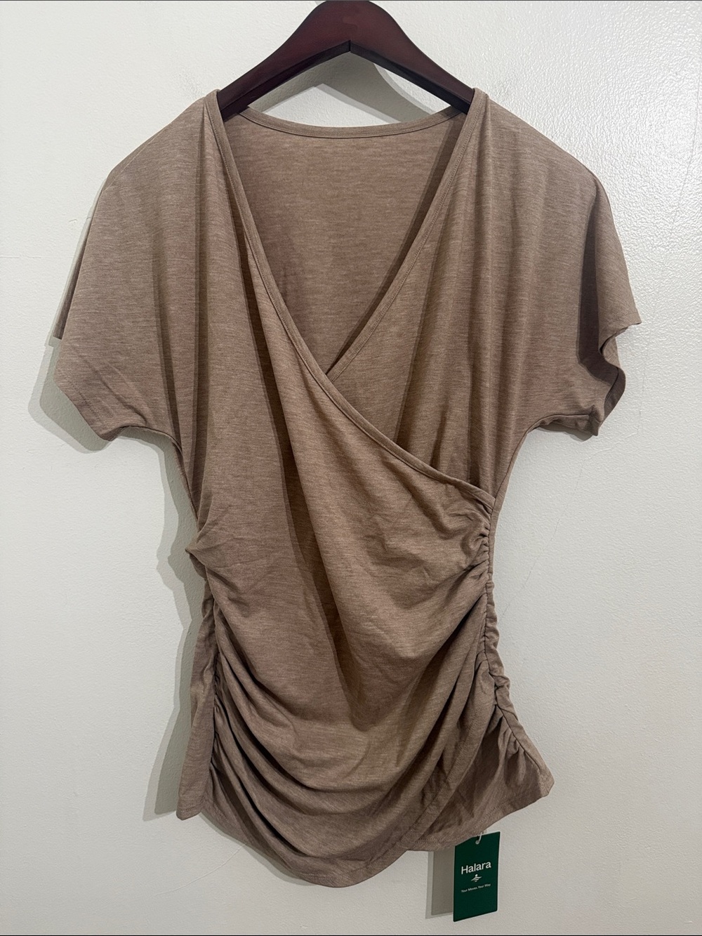 HALARA V Neck Short Sleeve Ruched Casual Top Womens Medium Taupe